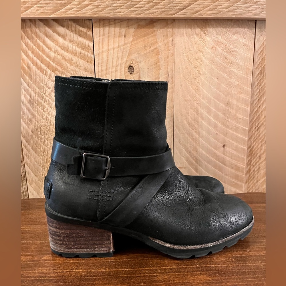 SOREL Cate Buckle Booties. Women’s Size 6